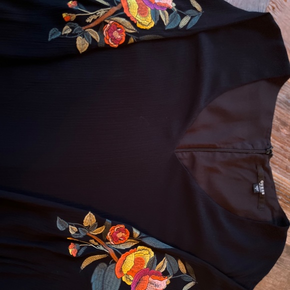 Guess Marciano black dress with embroidered flower sleeves - Picture 1 of 4